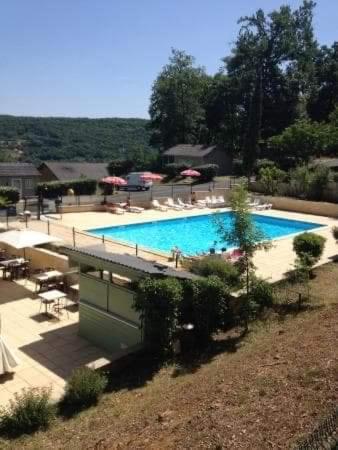 Hotel Chalet les Hameaux du Perrier à Lissac-sur-Couze Extérieur photo